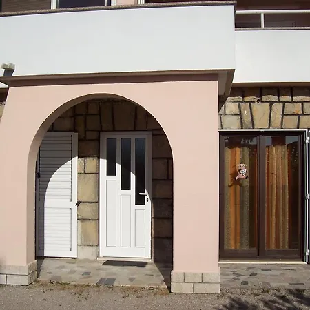 Vila Tarla *